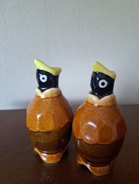 Vtg Set of 2 Blackbird Figurine Pie Vents Ceramic 3.25" Tall